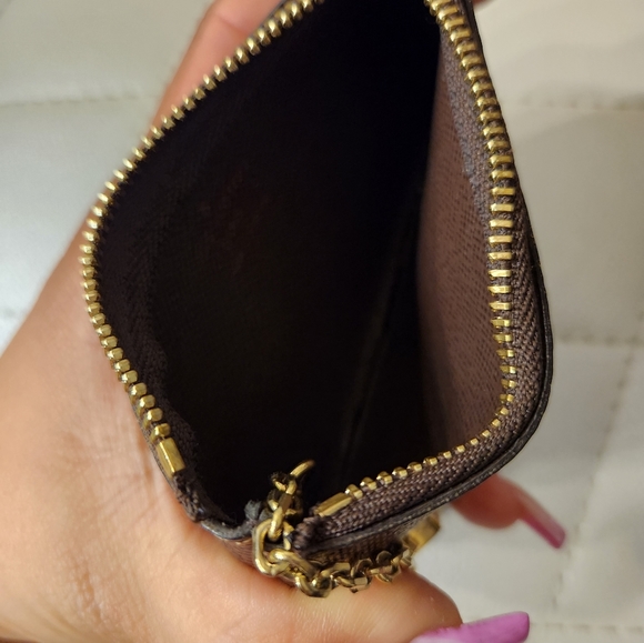 Louis Vuitton Key Pouch - Picture 2 of 3